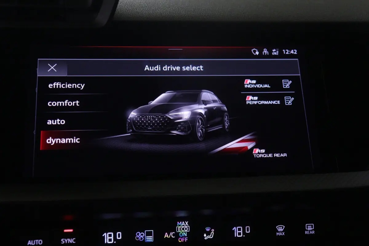 2.5 TFSI quattro PANO/400PK/PERFORMANCE/B&O/HUD/VOL