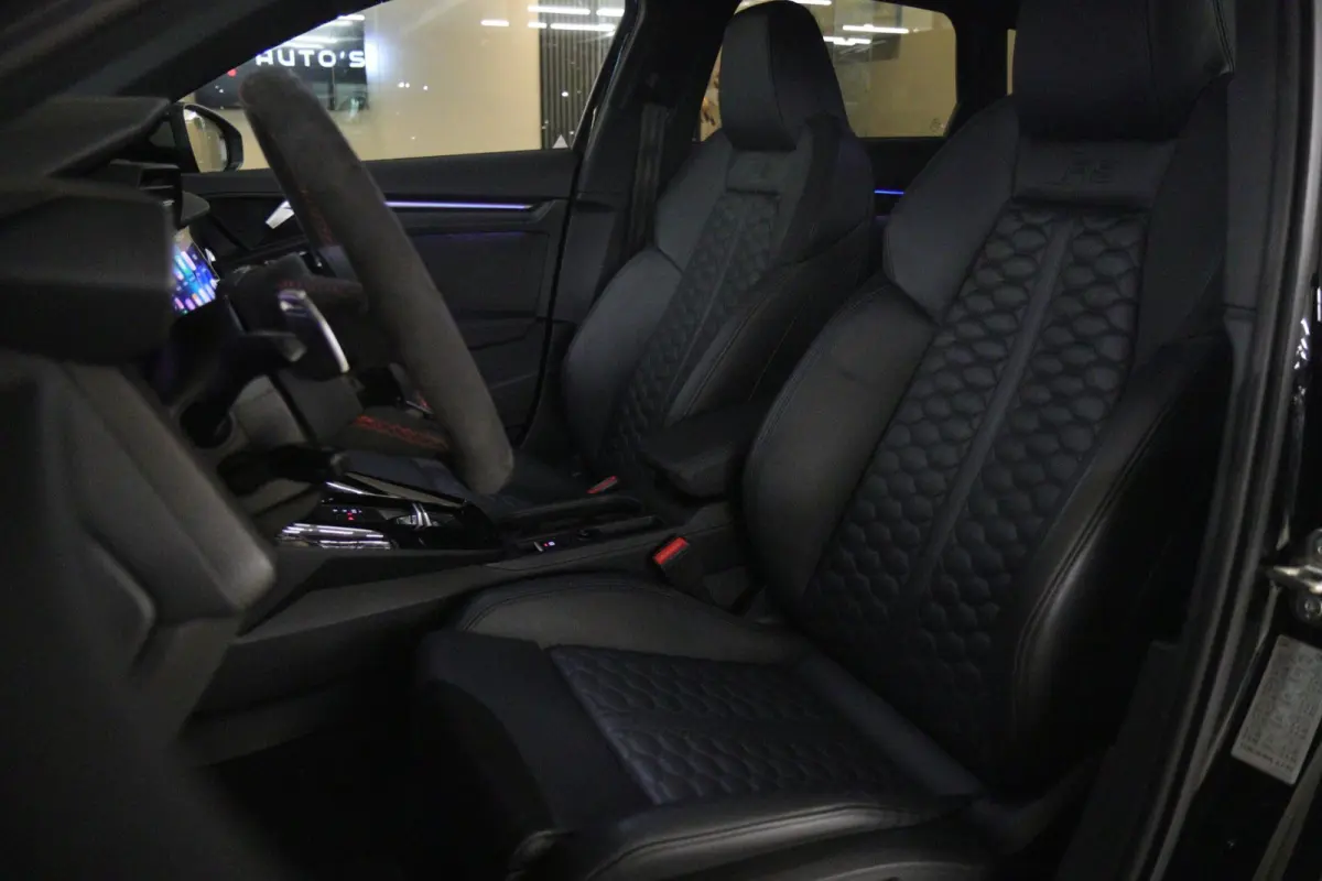 2.5 TFSI quattro PANO/400PK/PERFORMANCE/B&O/HUD/VOL