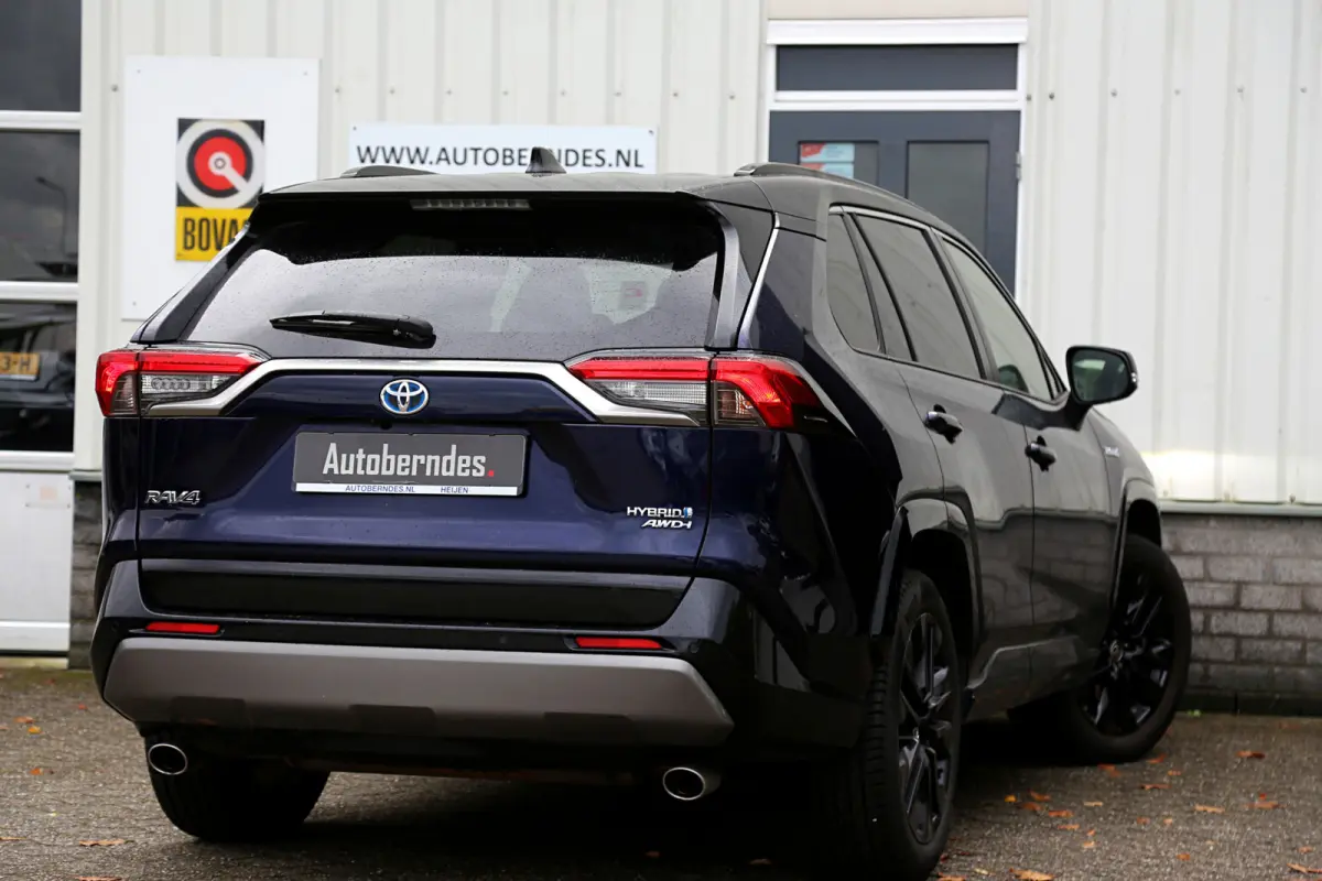 2.5 Hybrid AWD-i Collection*Perfect Toyota Onderh.*Fabrieksgar.t/m08-2031*Pano/Half Leder-Alcantara/JBL/360 Camera/Stoelverw./Stuurverw./Parkeersens.V+A/19 inch LM*
