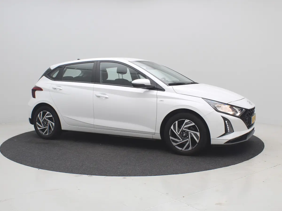 1.0 T-GDI 100pk Comfort | Airco | Camera | Carplay | Cruise control | Dodehoek detectie | Navigatie | Parkeersensoren | Digitaal cockpit | Lichtmetalen velgen