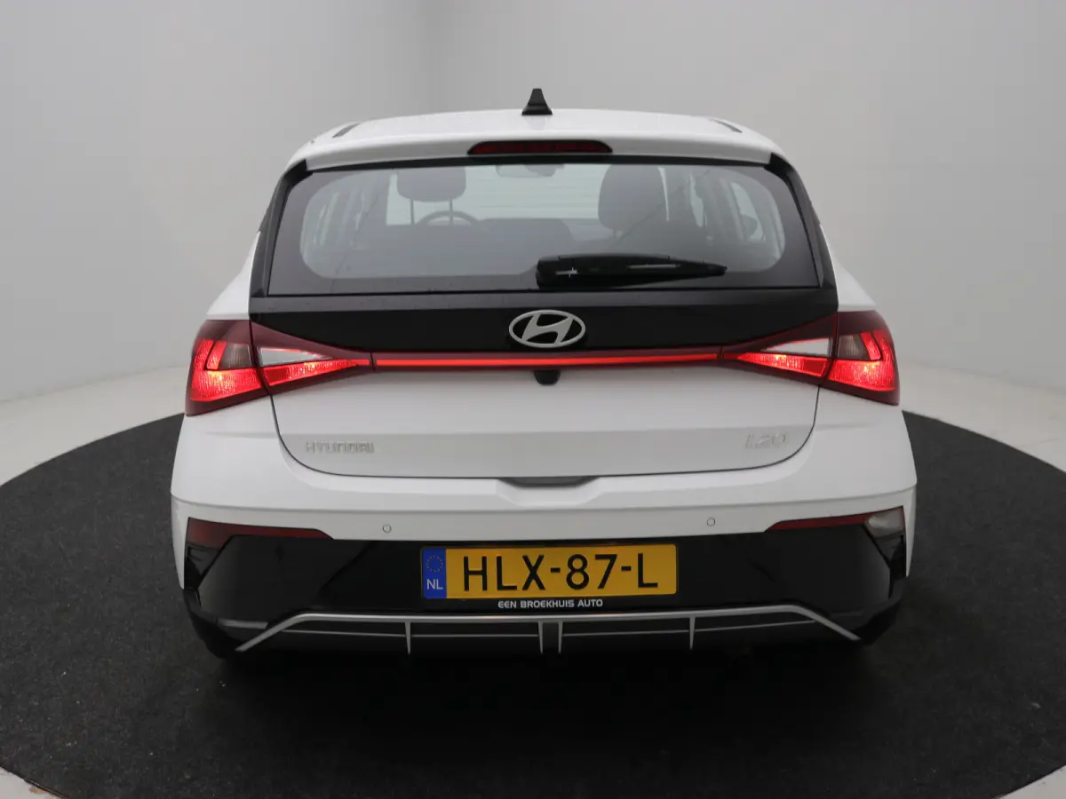 1.0 T-GDI 100pk Comfort | Airco | Camera | Carplay | Cruise control | Dodehoek detectie | Navigatie | Parkeersensoren | Digitaal cockpit | Lichtmetalen velgen