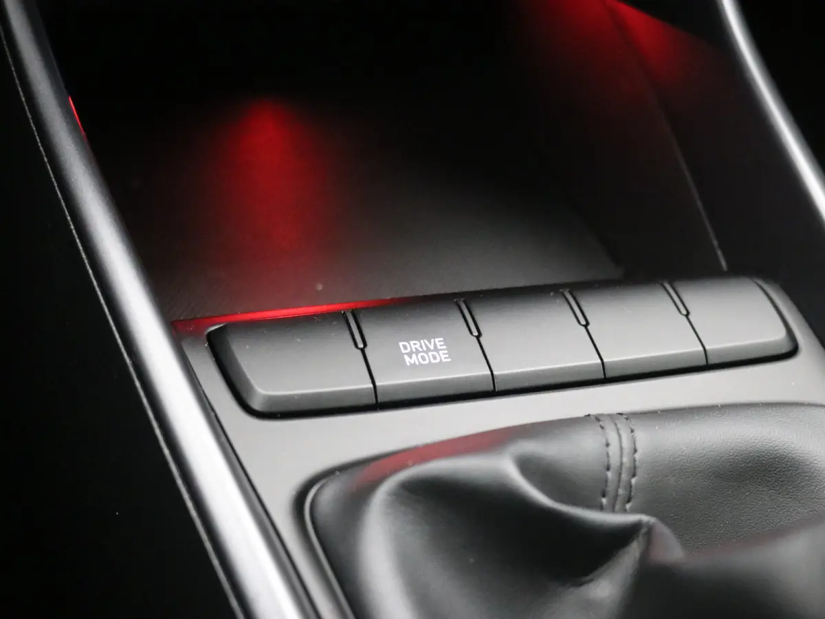 1.0 T-GDI 100pk Comfort | Airco | Camera | Carplay | Cruise control | Dodehoek detectie | Navigatie | Parkeersensoren | Digitaal cockpit | Lichtmetalen velgen