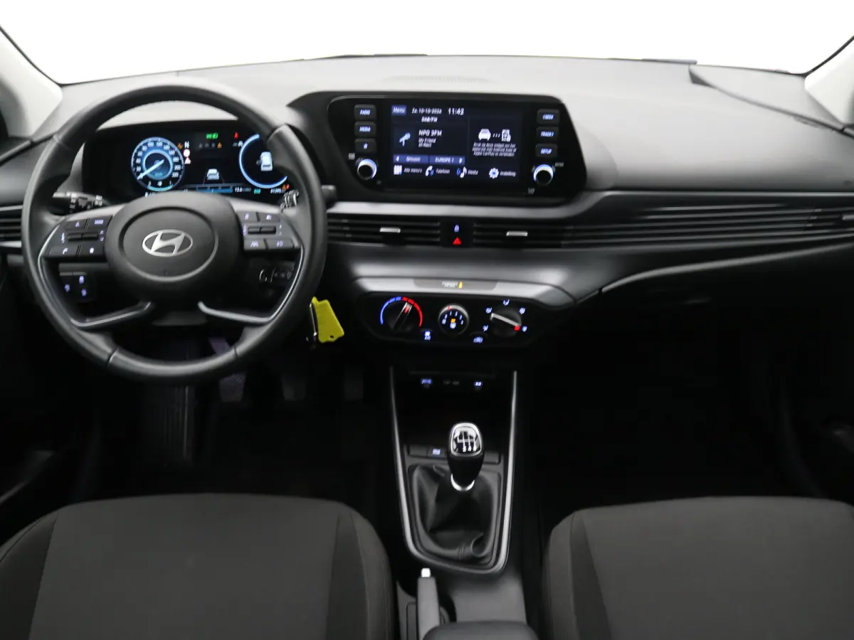 1.0 T-GDI 100pk Comfort | Airco | Camera | Carplay | Cruise control | Dodehoek detectie | Navigatie | Parkeersensoren | Digitaal cockpit | Lichtmetalen velgen