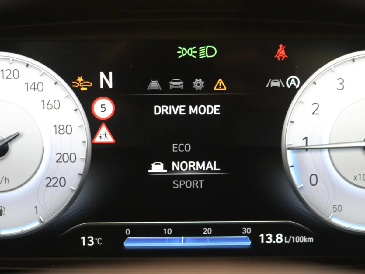 1.0 T-GDI 100pk Comfort | Airco | Camera | Carplay | Cruise control | Dodehoek detectie | Navigatie | Parkeersensoren | Digitaal cockpit | Lichtmetalen velgen