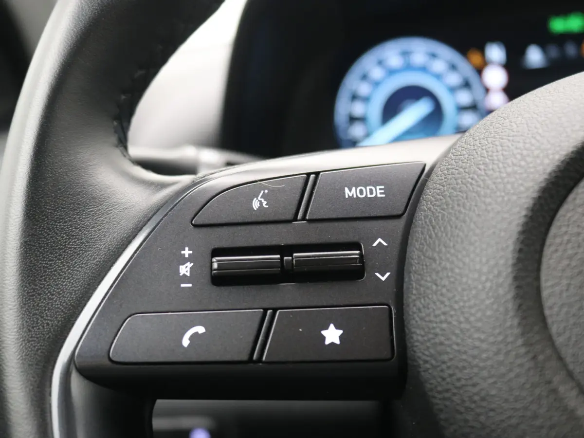 1.0 T-GDI 100pk Comfort | Airco | Camera | Carplay | Cruise control | Dodehoek detectie | Navigatie | Parkeersensoren | Digitaal cockpit | Lichtmetalen velgen