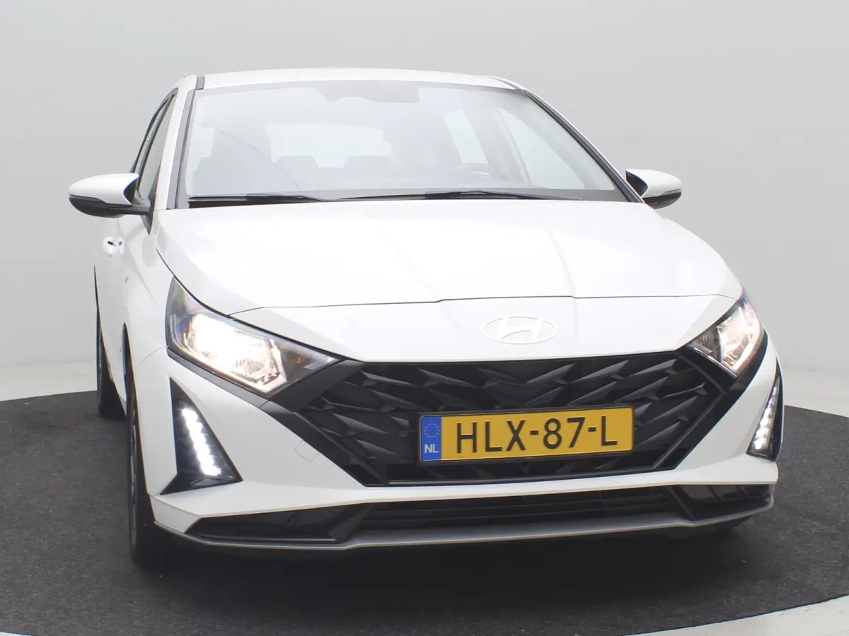1.0 T-GDI 100pk Comfort | Airco | Camera | Carplay | Cruise control | Dodehoek detectie | Navigatie | Parkeersensoren | Digitaal cockpit | Lichtmetalen velgen