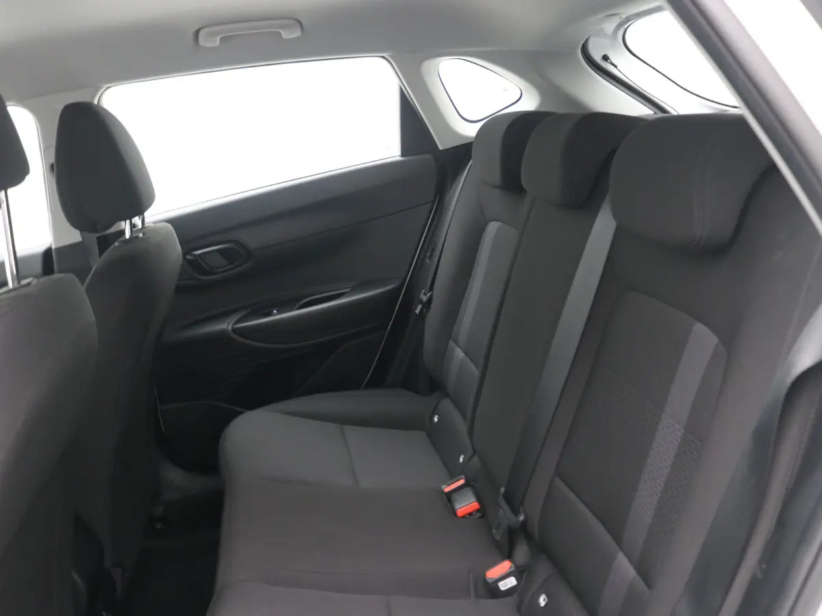 1.0 T-GDI 100pk Comfort | Airco | Camera | Carplay | Cruise control | Dodehoek detectie | Navigatie | Parkeersensoren | Digitaal cockpit | Lichtmetalen velgen