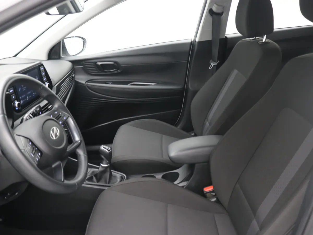 1.0 T-GDI 100pk Comfort | Airco | Camera | Carplay | Cruise control | Dodehoek detectie | Navigatie | Parkeersensoren | Digitaal cockpit | Lichtmetalen velgen