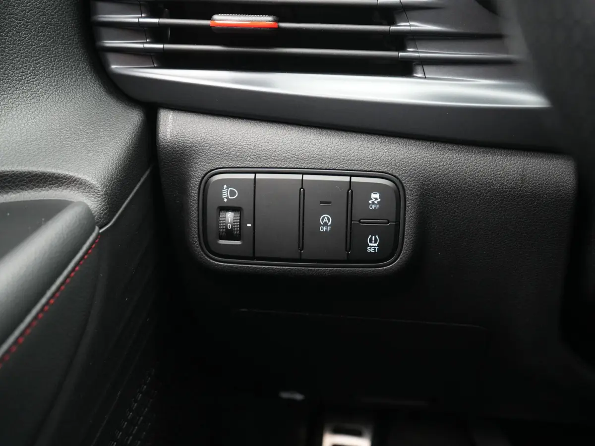1.0 T-GDI N Line APPLE CARPLAY | NAVIGATIE | CAMERA | VIRTUEEL | N-LINE | CRUISE | AIRCO | LMV | 12 MAANDEN BOVAG GARANTIE |