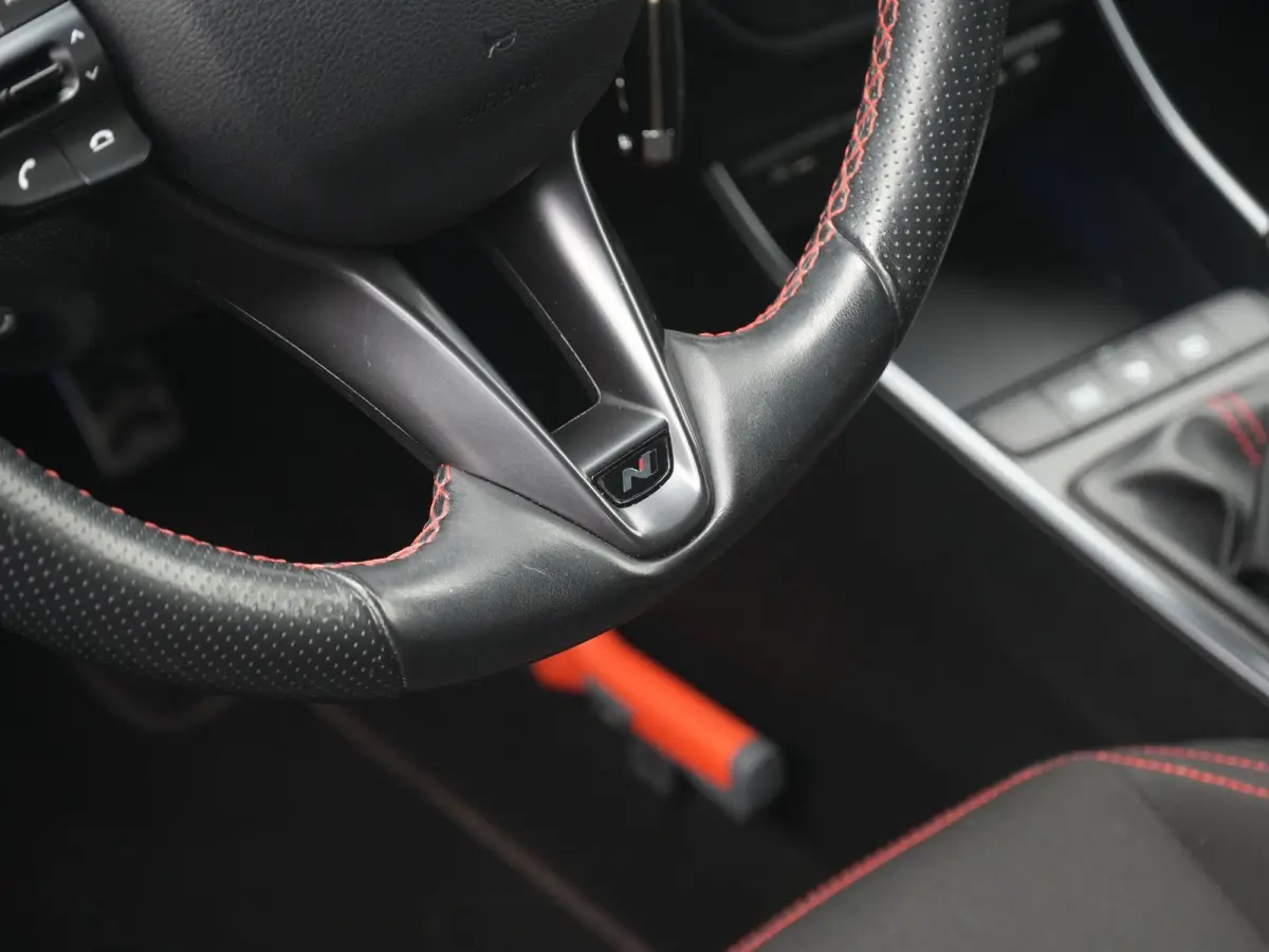 1.0 T-GDI N Line APPLE CARPLAY | NAVIGATIE | CAMERA | VIRTUEEL | N-LINE | CRUISE | AIRCO | LMV | 12 MAANDEN BOVAG GARANTIE |