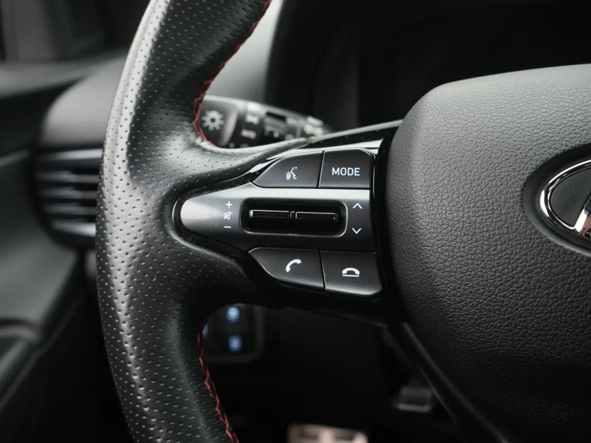 1.0 T-GDI N Line APPLE CARPLAY | NAVIGATIE | CAMERA | VIRTUEEL | N-LINE | CRUISE | AIRCO | LMV | 12 MAANDEN BOVAG GARANTIE |