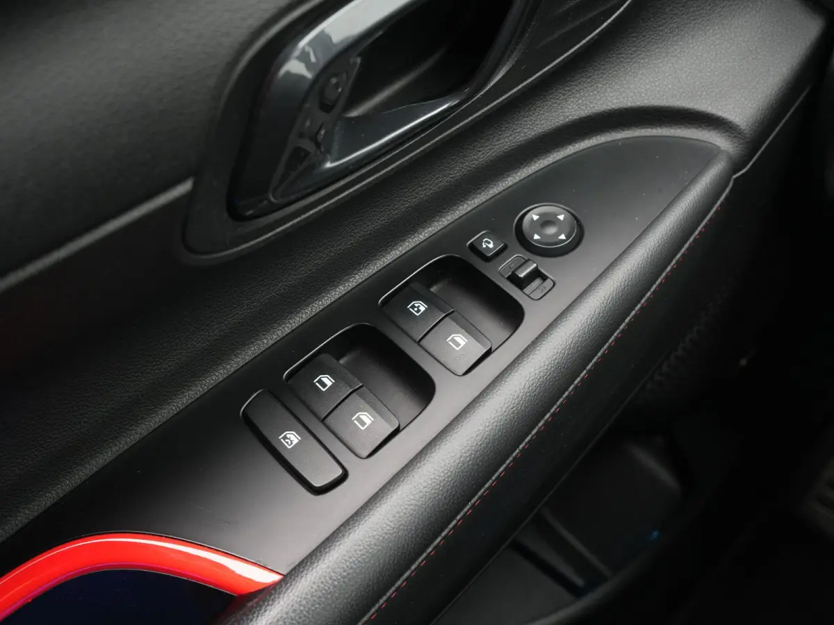 1.0 T-GDI N Line APPLE CARPLAY | NAVIGATIE | CAMERA | VIRTUEEL | N-LINE | CRUISE | AIRCO | LMV | 12 MAANDEN BOVAG GARANTIE |