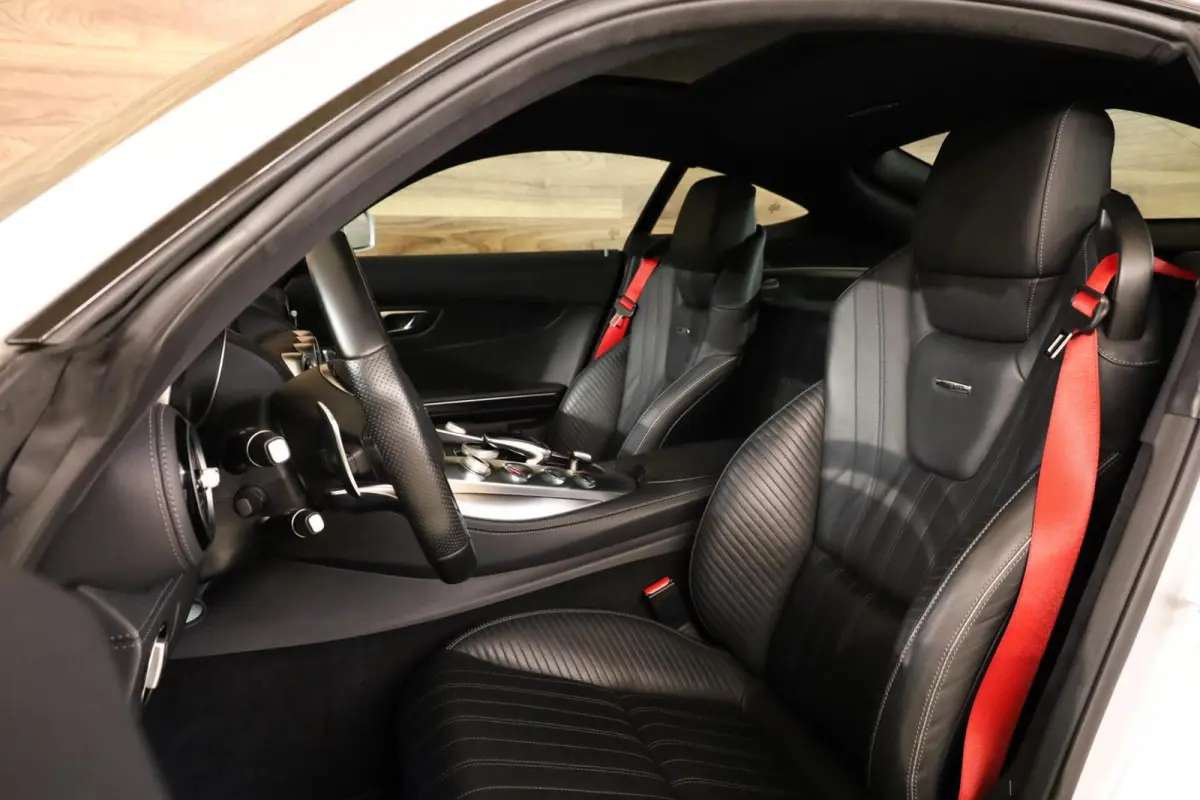 4.0|NL|Carplay|Pano|Camera|Sportuitlaat|