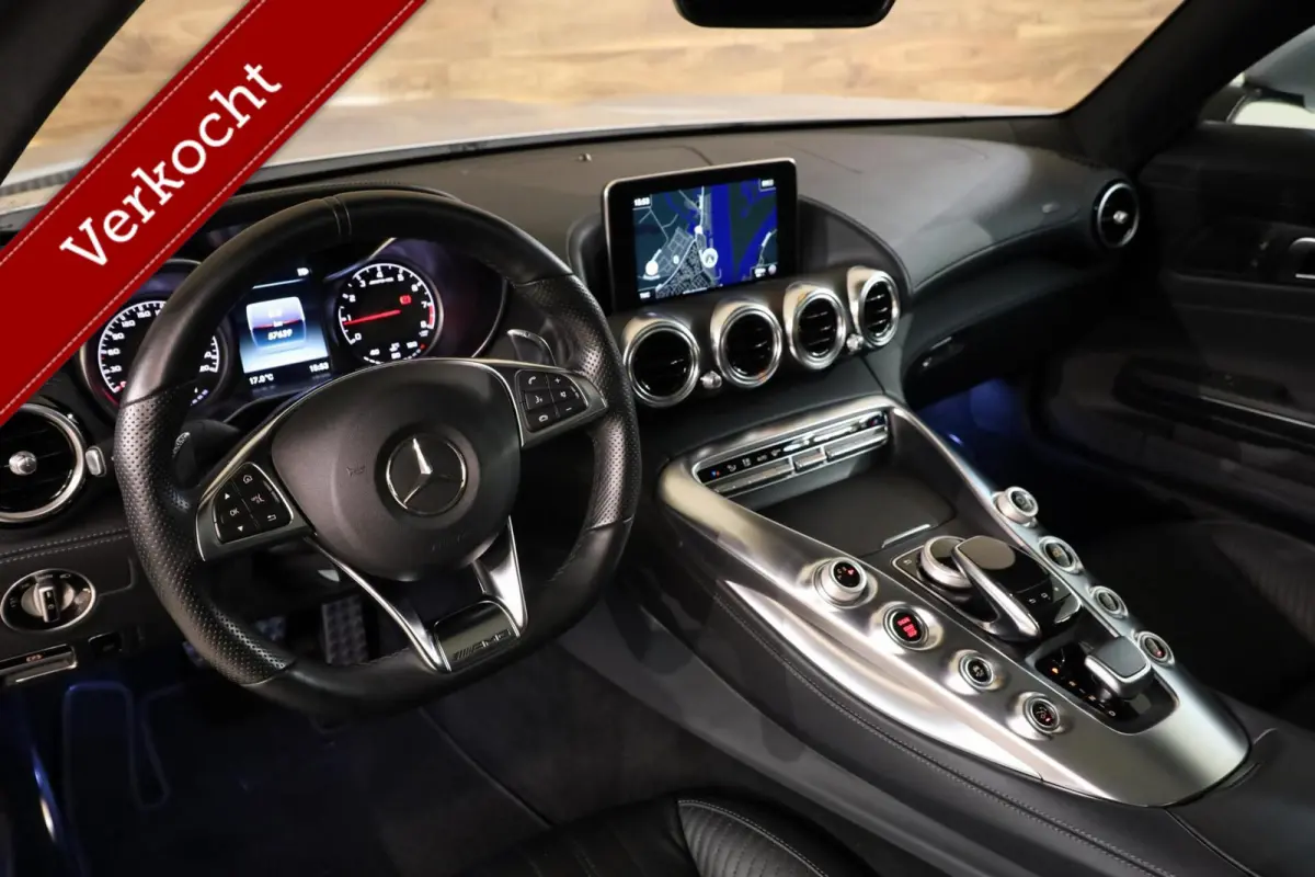 4.0|NL|Carplay|Pano|Camera|Sportuitlaat|