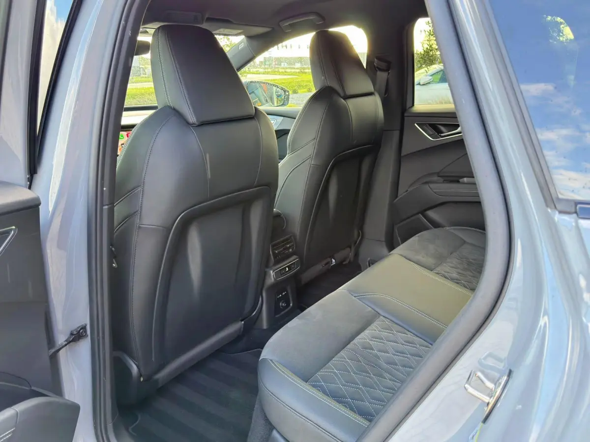50 Quattro S-Line Competition 77 kWh|BTW|RS Interieur|Nardo Moonstone Grey|Org NL NAP|1 Eig|Head Up|Leder|CarPlay|Led Matrix|ACC|Dealer Onderhouden