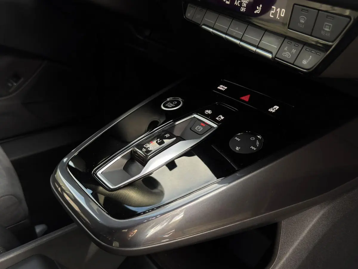 50 Quattro S-Line Competition 77 kWh|BTW|RS Interieur|Nardo Moonstone Grey|Org NL NAP|1 Eig|Head Up|Leder|CarPlay|Led Matrix|ACC|Dealer Onderhouden