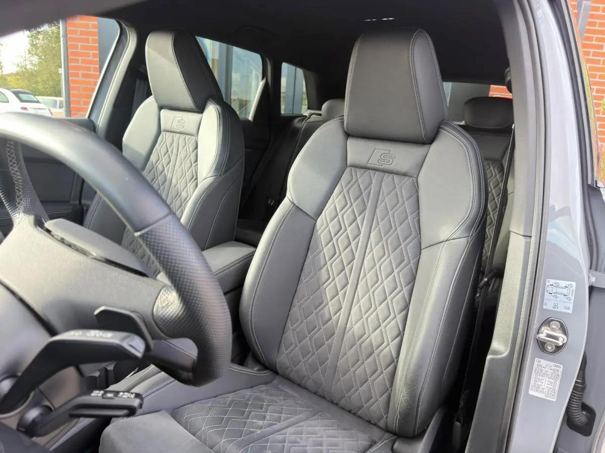50 Quattro S-Line Competition 77 kWh|BTW|RS Interieur|Nardo Moonstone Grey|Org NL NAP|1 Eig|Head Up|Leder|CarPlay|Led Matrix|ACC|Dealer Onderhouden