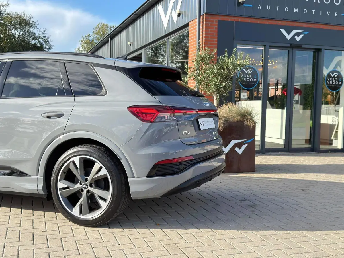 50 Quattro S-Line Competition 77 kWh|BTW|RS Interieur|Nardo Moonstone Grey|Org NL NAP|1 Eig|Head Up|Leder|CarPlay|Led Matrix|ACC|Dealer Onderhouden