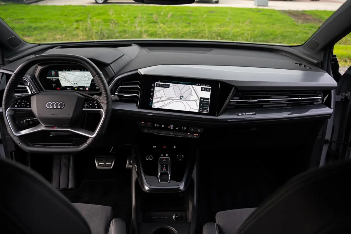 50 Quattro S-Line Competition 77 kWh|BTW|RS Interieur|Nardo Moonstone Grey|Org NL NAP|1 Eig|Head Up|Leder|CarPlay|Led Matrix|ACC|Dealer Onderhouden