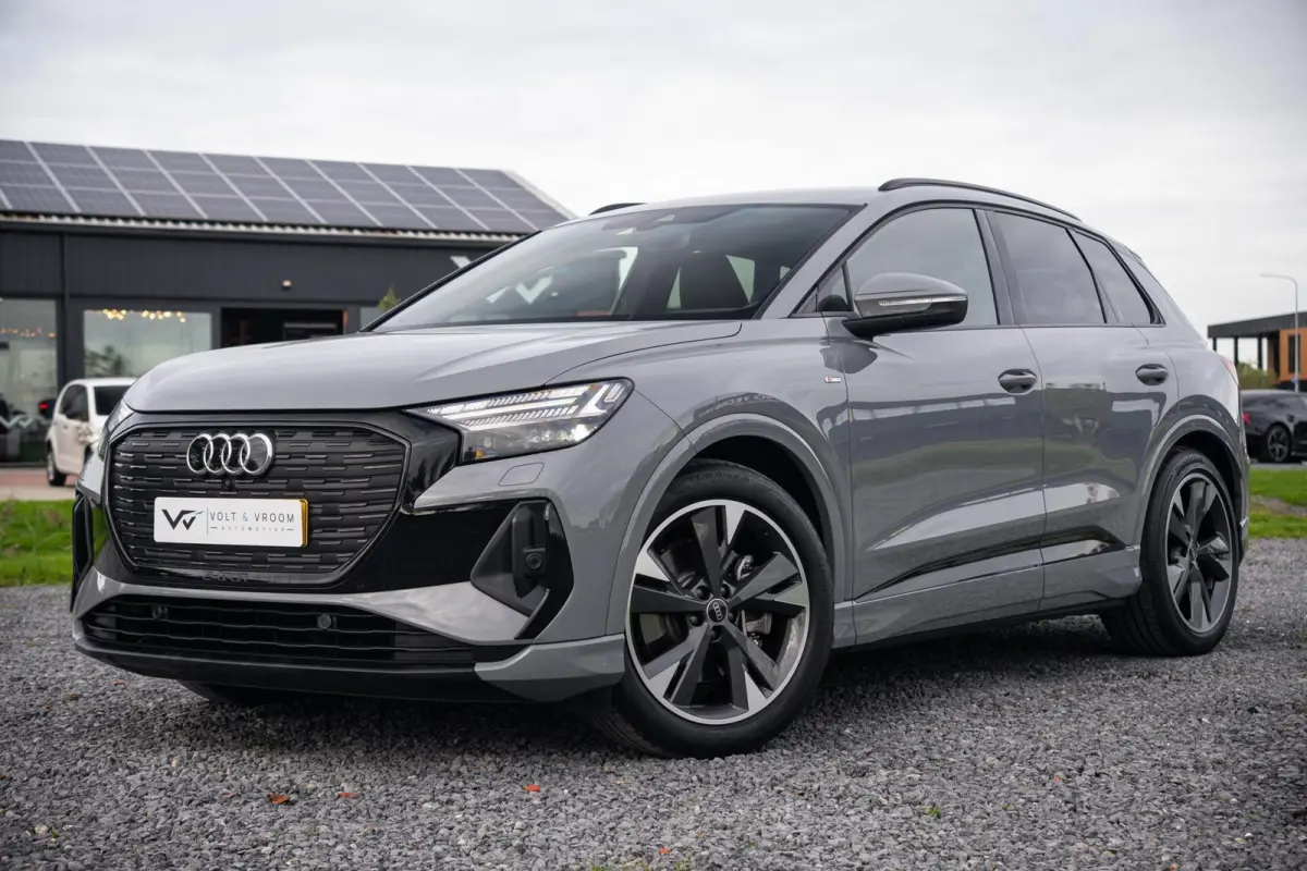 50 Quattro S-Line Competition 77 kWh|BTW|RS Interieur|Nardo Moonstone Grey|Org NL NAP|1 Eig|Head Up|Leder|CarPlay|Led Matrix|ACC|Dealer Onderhouden