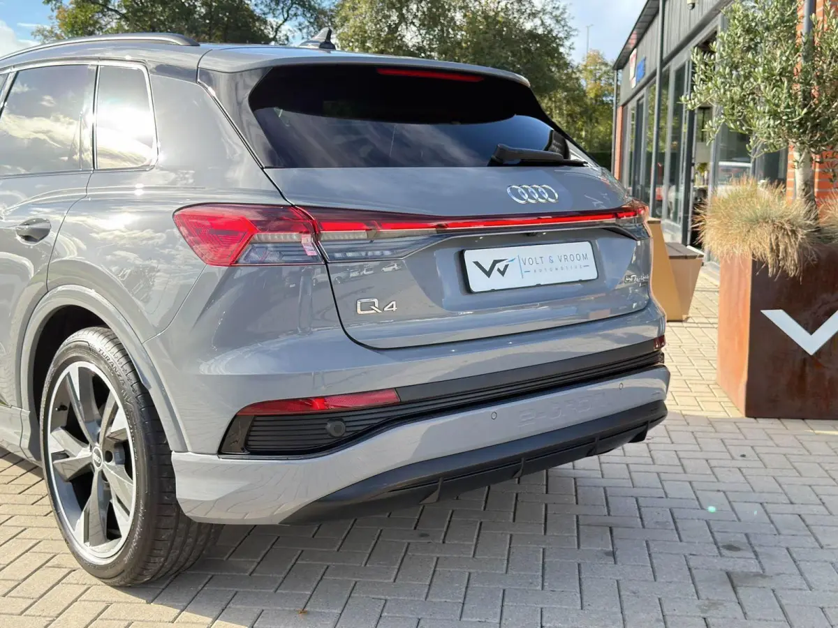 50 Quattro S-Line Competition 77 kWh|BTW|RS Interieur|Nardo Moonstone Grey|Org NL NAP|1 Eig|Head Up|Leder|CarPlay|Led Matrix|ACC|Dealer Onderhouden