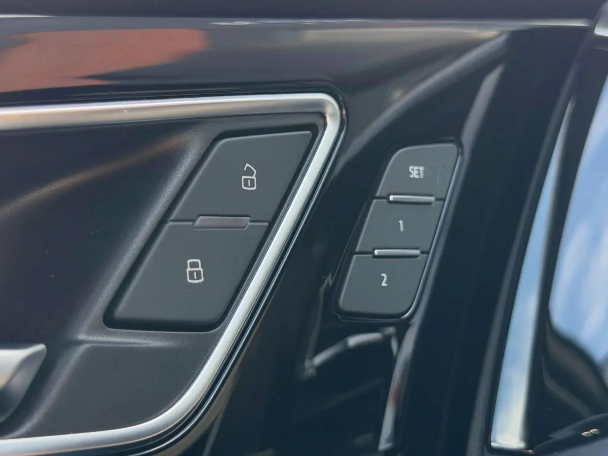 50 Quattro S-Line Competition 77 kWh|BTW|RS Interieur|Nardo Moonstone Grey|Org NL NAP|1 Eig|Head Up|Leder|CarPlay|Led Matrix|ACC|Dealer Onderhouden