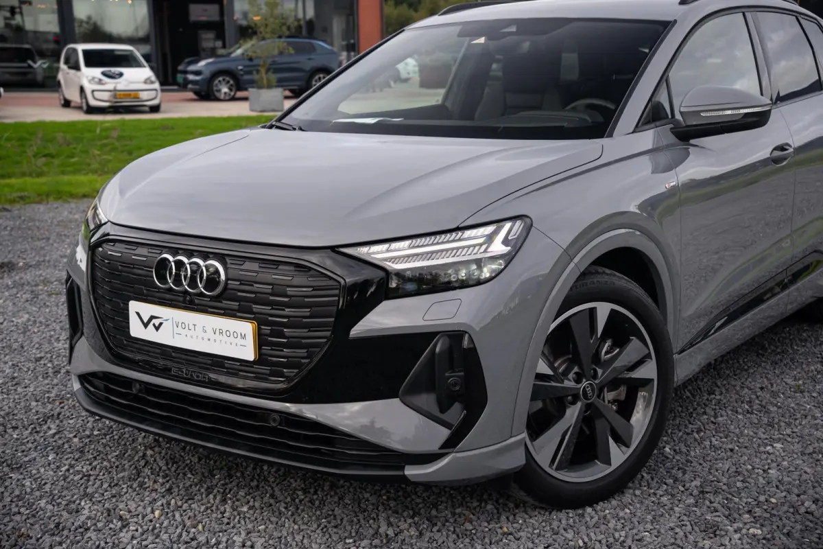 50 Quattro S-Line Competition 77 kWh|BTW|RS Interieur|Nardo Moonstone Grey|Org NL NAP|1 Eig|Head Up|Leder|CarPlay|Led Matrix|ACC|Dealer Onderhouden