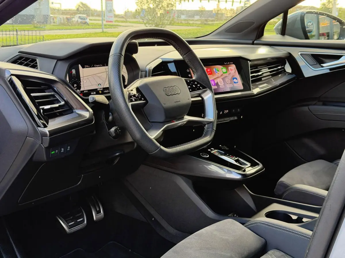 50 Quattro S-Line Competition 77 kWh|BTW|RS Interieur|Nardo Moonstone Grey|Org NL NAP|1 Eig|Head Up|Leder|CarPlay|Led Matrix|ACC|Dealer Onderhouden