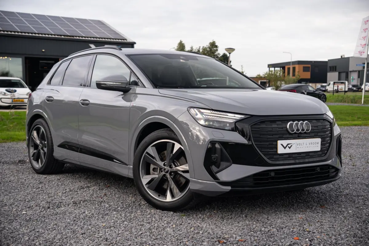 50 Quattro S-Line Competition 77 kWh|BTW|RS Interieur|Nardo Moonstone Grey|Org NL NAP|1 Eig|Head Up|Leder|CarPlay|Led Matrix|ACC|Dealer Onderhouden