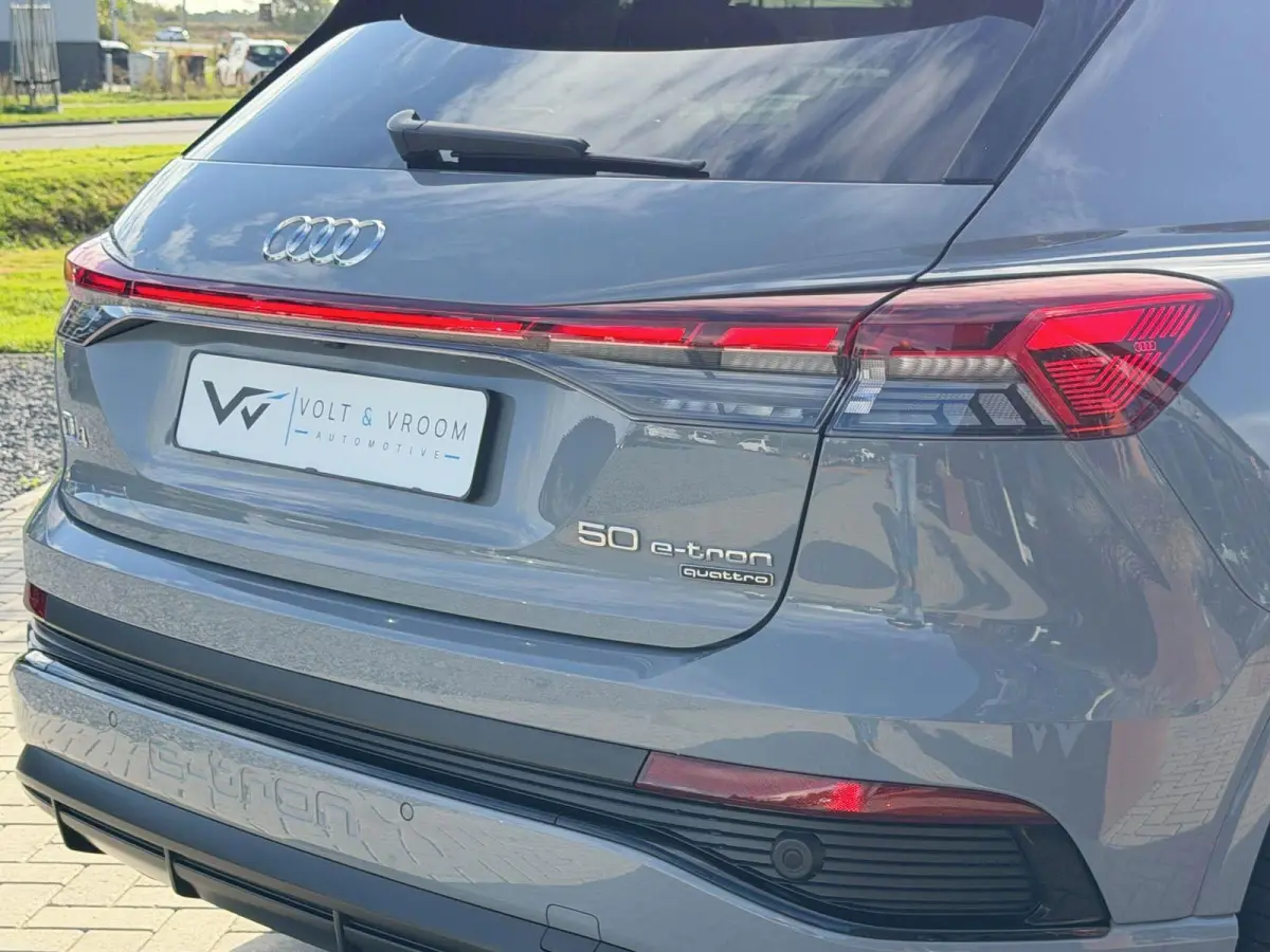 50 Quattro S-Line Competition 77 kWh|BTW|RS Interieur|Nardo Moonstone Grey|Org NL NAP|1 Eig|Head Up|Leder|CarPlay|Led Matrix|ACC|Dealer Onderhouden