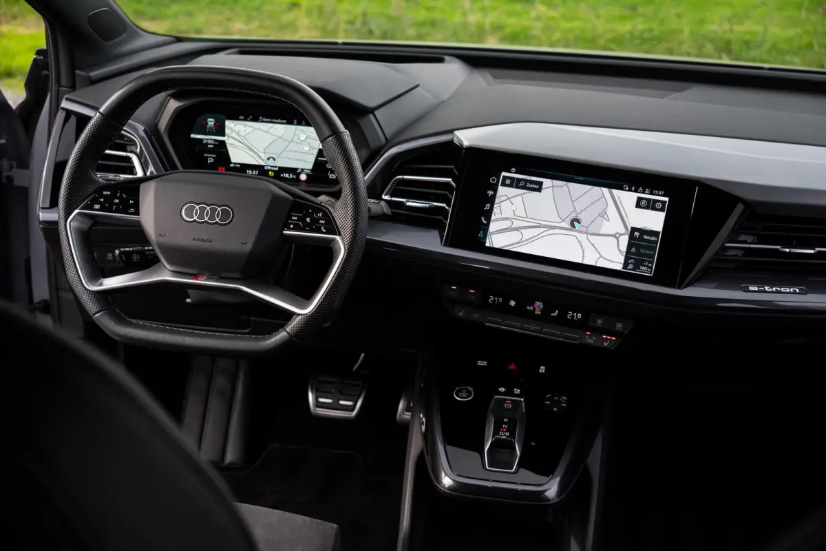 50 Quattro S-Line Competition 77 kWh|BTW|RS Interieur|Nardo Moonstone Grey|Org NL NAP|1 Eig|Head Up|Leder|CarPlay|Led Matrix|ACC|Dealer Onderhouden