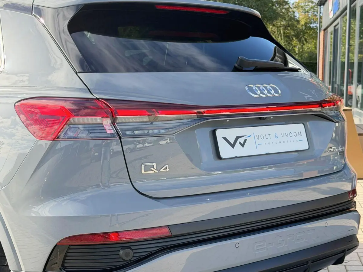 50 Quattro S-Line Competition 77 kWh|BTW|RS Interieur|Nardo Moonstone Grey|Org NL NAP|1 Eig|Head Up|Leder|CarPlay|Led Matrix|ACC|Dealer Onderhouden