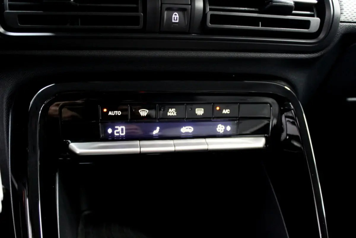 1.2 Hybrid 110pk Max AUTOMAAT | CAMERA | CARPLAY | CRUISE CONTROLE | LED | PARK.SENSOREN