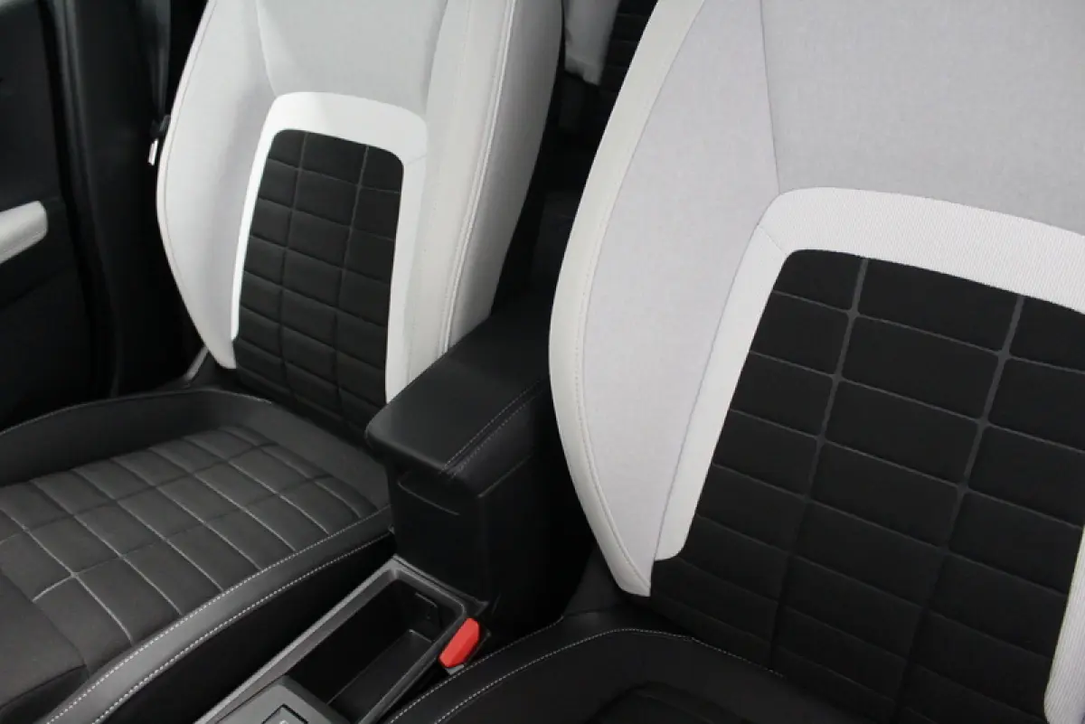 1.2 Hybrid 110pk Max AUTOMAAT | CAMERA | CARPLAY | CRUISE CONTROLE | LED | PARK.SENSOREN