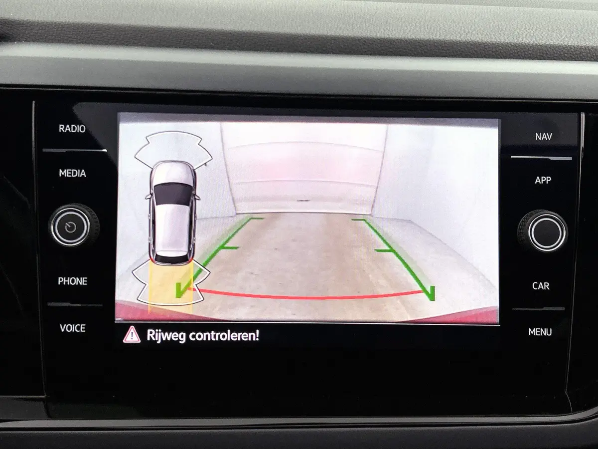 1.0 TSI R-Line Business | 95 PK | Apple Carplay / Android Auto | Stoelverwarming | Parkeercamera | Adaptieve Cruise Control | Navigatie |