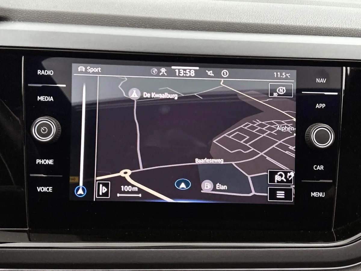 1.0 TSI R-Line Business | 95 PK | Apple Carplay / Android Auto | Stoelverwarming | Parkeercamera | Adaptieve Cruise Control | Navigatie |