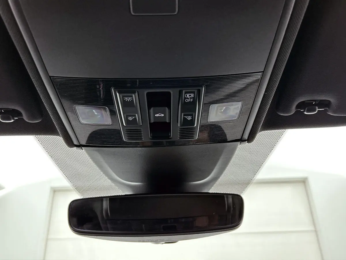 1.0 TSI R-Line Business | 95 PK | Apple Carplay / Android Auto | Stoelverwarming | Parkeercamera | Adaptieve Cruise Control | Navigatie |