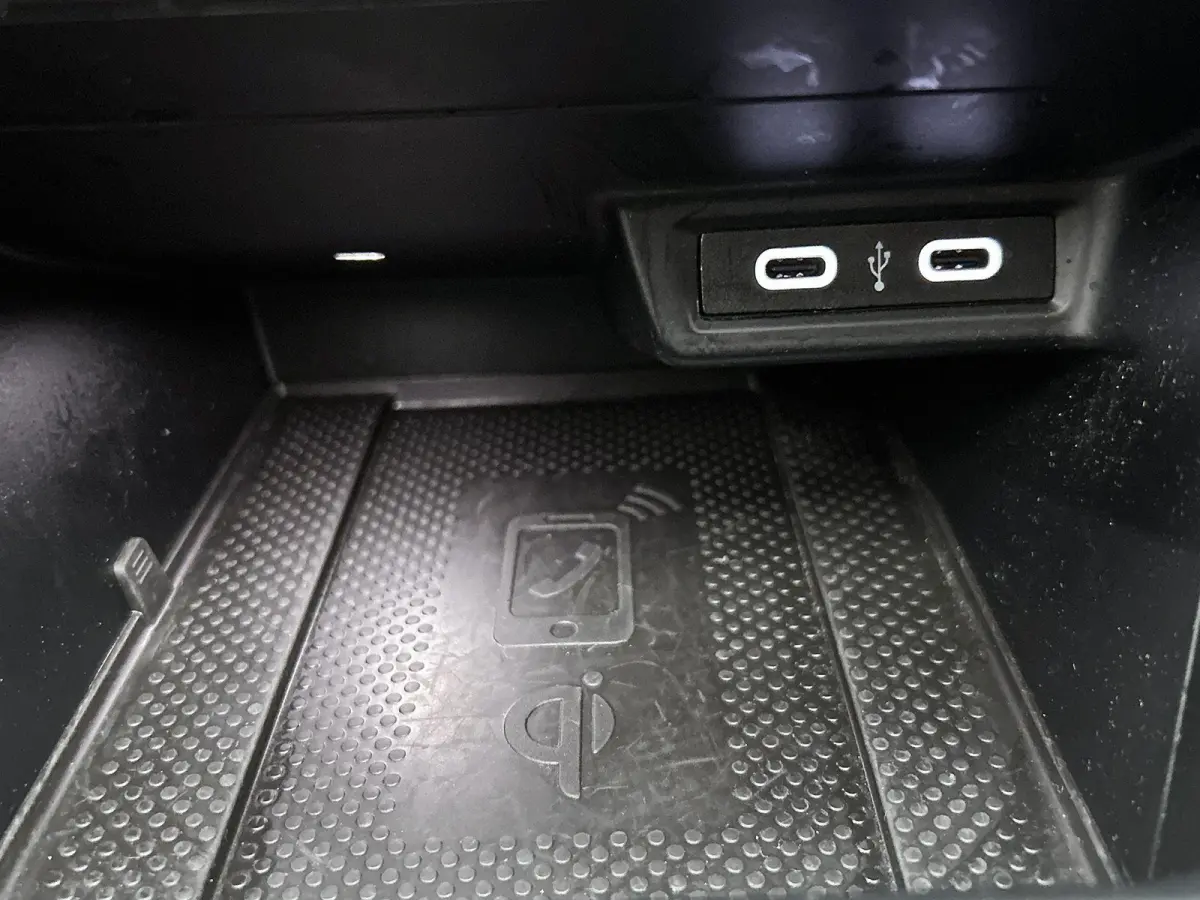 1.0 TSI R-Line Business | 95 PK | Apple Carplay / Android Auto | Stoelverwarming | Parkeercamera | Adaptieve Cruise Control | Navigatie |