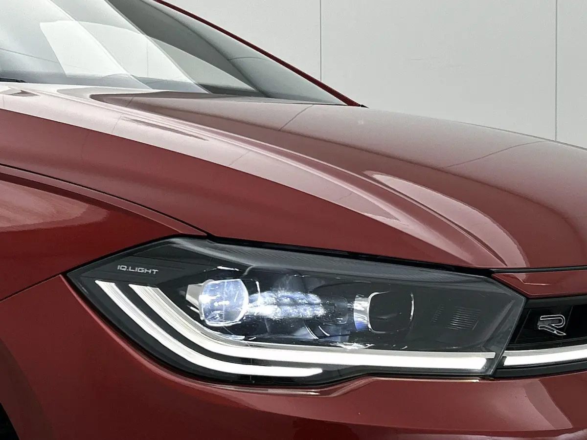1.0 TSI R-Line Business | 95 PK | Apple Carplay / Android Auto | Stoelverwarming | Parkeercamera | Adaptieve Cruise Control | Navigatie |