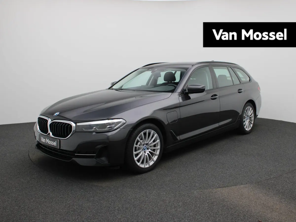 530e 215kW xDrive Auto | Achteruitrijcamera | Apple Carplay | Stoelverwarming | Climate Control | Navigatie | Elektr. achterklep |