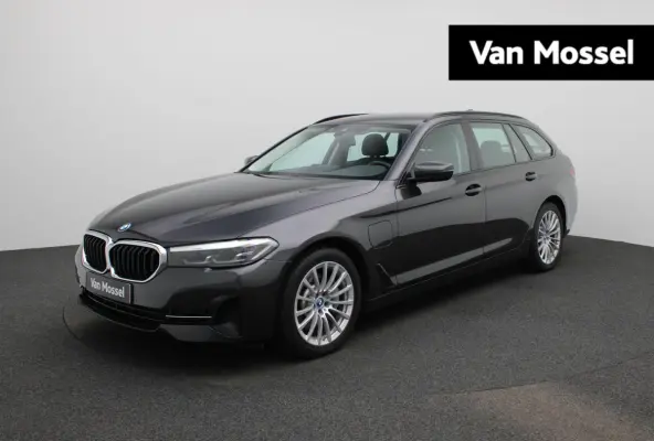 530e 215kW xDrive Auto | Achteruitrijcamera | Apple Carplay | Stoelverwarming | Climate Control | Navigatie | Elektr. achterklep |