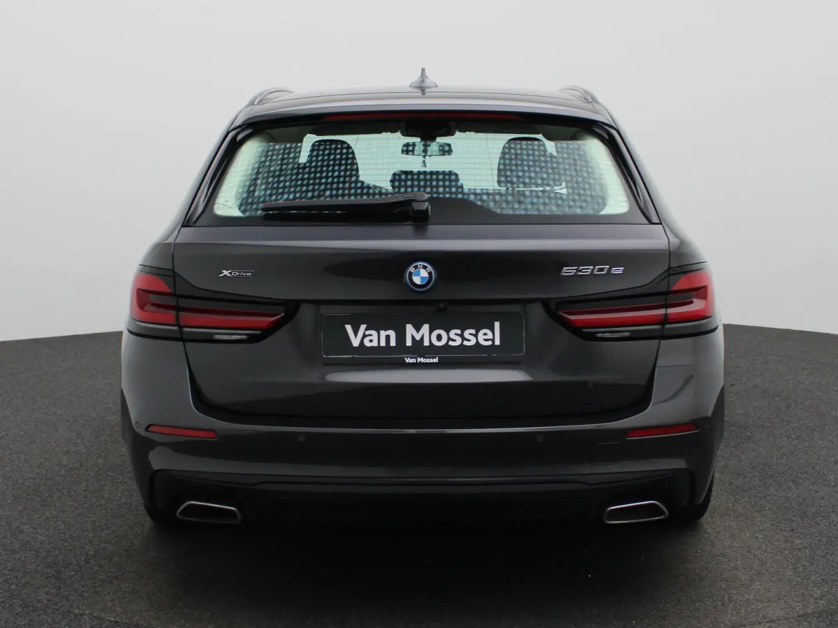 530e 215kW xDrive Auto | Achteruitrijcamera | Apple Carplay | Stoelverwarming | Climate Control | Navigatie | Elektr. achterklep |
