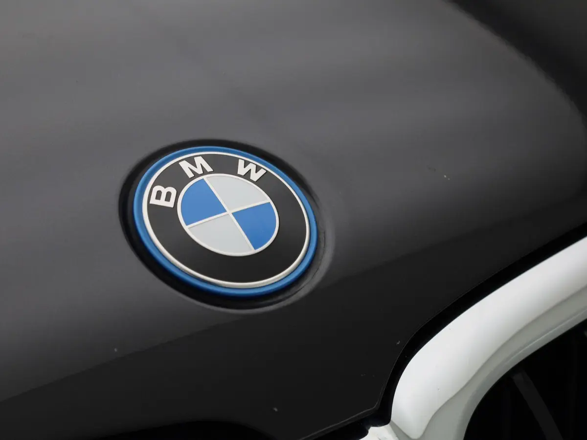530e 215kW xDrive Auto | Achteruitrijcamera | Apple Carplay | Stoelverwarming | Climate Control | Navigatie | Elektr. achterklep |