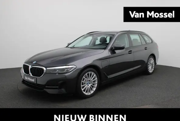 530e 215kW xDrive Auto | Achteruitrijcamera | Apple Carplay | Stoelverwarming | Climate Control | Navigatie | Elektr. achterklep |
