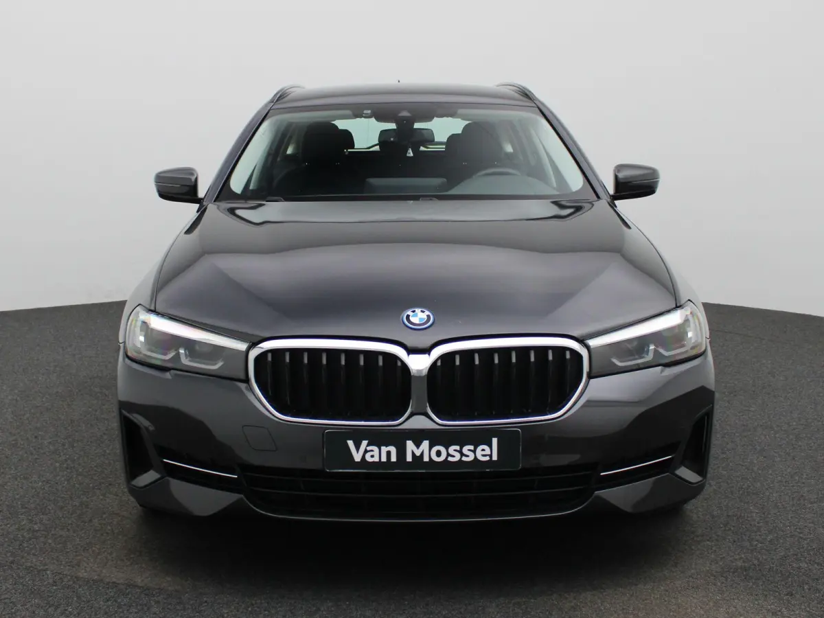 530e 215kW xDrive Auto | Achteruitrijcamera | Apple Carplay | Stoelverwarming | Climate Control | Navigatie | Elektr. achterklep |
