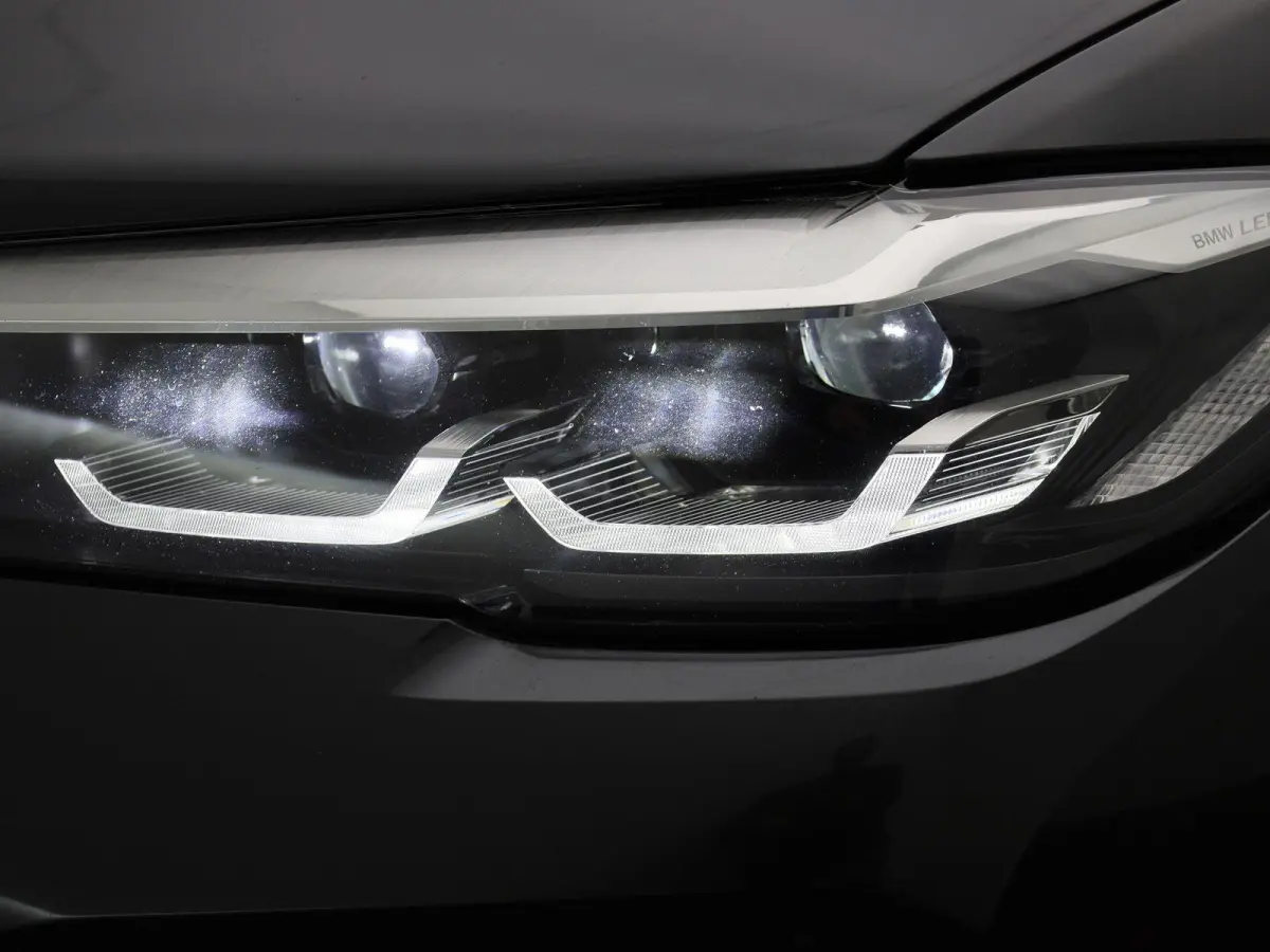 530e 215kW xDrive Auto | Achteruitrijcamera | Apple Carplay | Stoelverwarming | Climate Control | Navigatie | Elektr. achterklep |