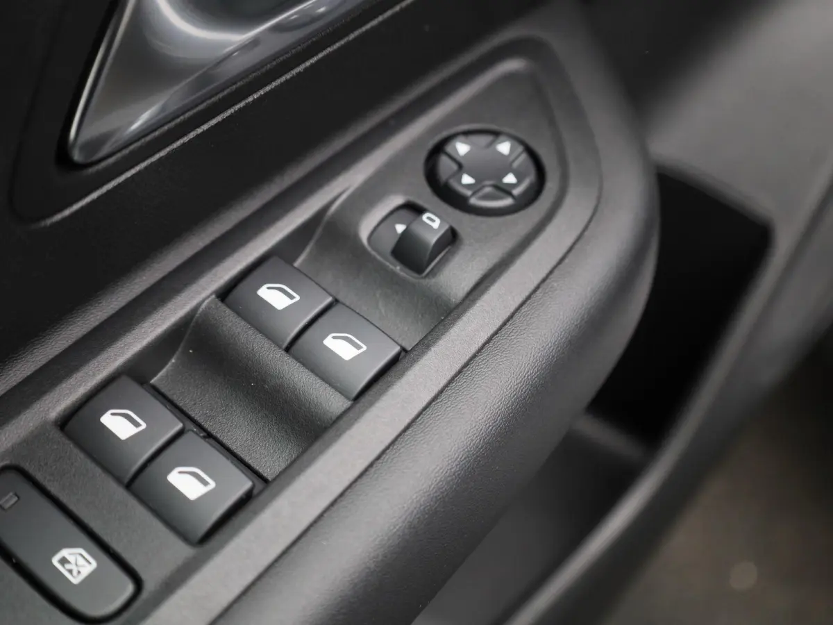 Feel 50 kWh | Apple Carplay | PDC | Cruise Control | Climate Control | Navigatie |