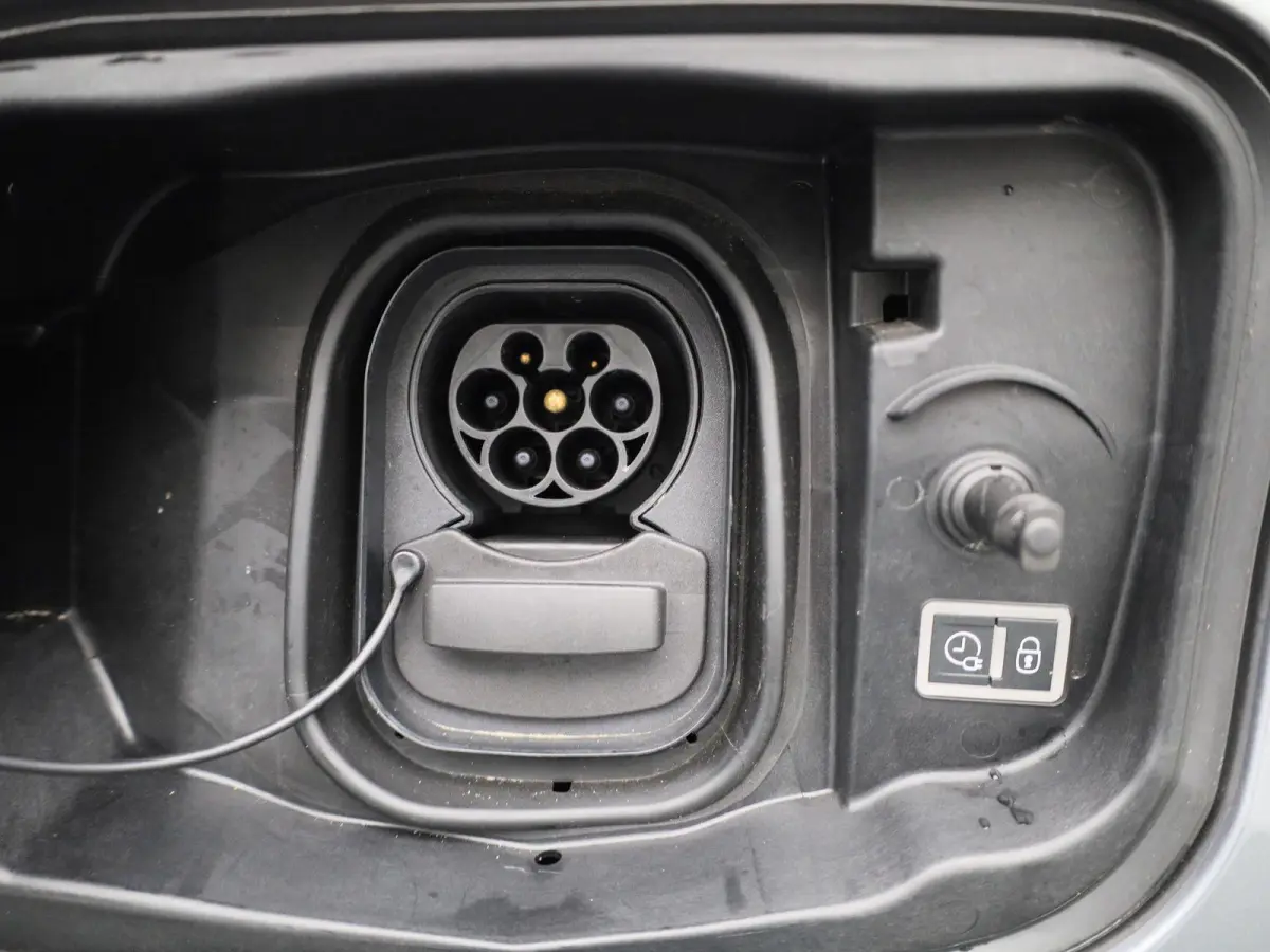 Feel 50 kWh | Apple Carplay | PDC | Cruise Control | Climate Control | Navigatie |