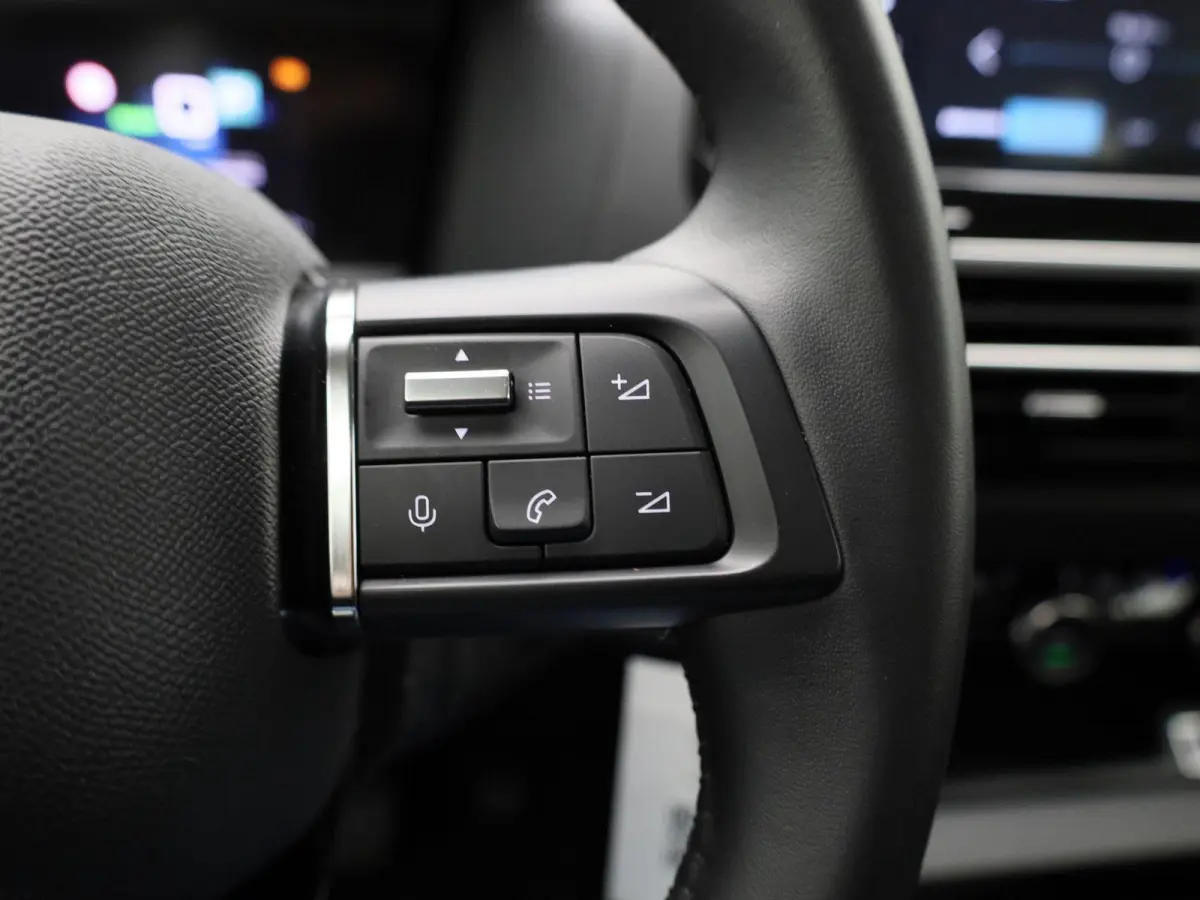 Feel 50 kWh | Apple Carplay | PDC | Cruise Control | Climate Control | Navigatie |