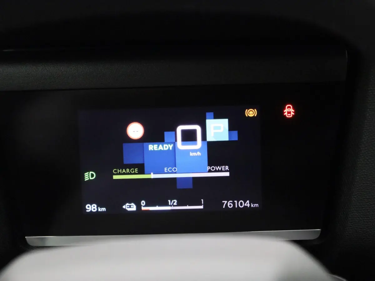 Feel 50 kWh | Apple Carplay | PDC | Cruise Control | Climate Control | Navigatie |